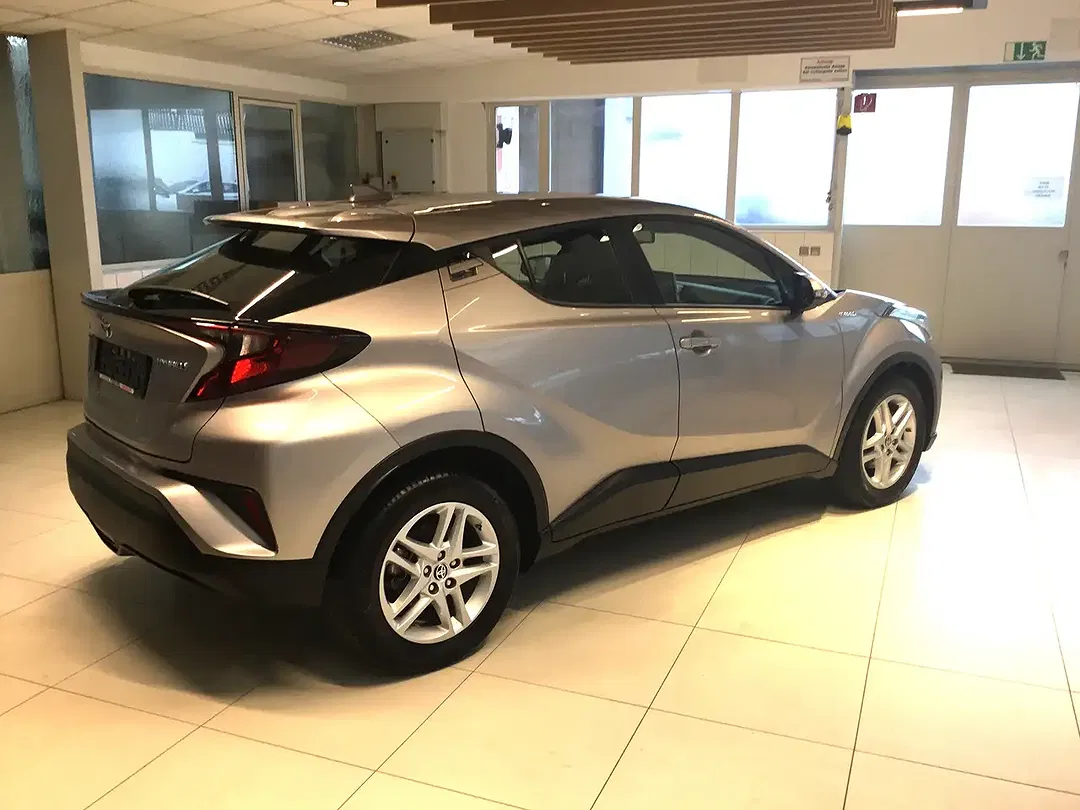 Toyota C-HR - Thumbnail 8