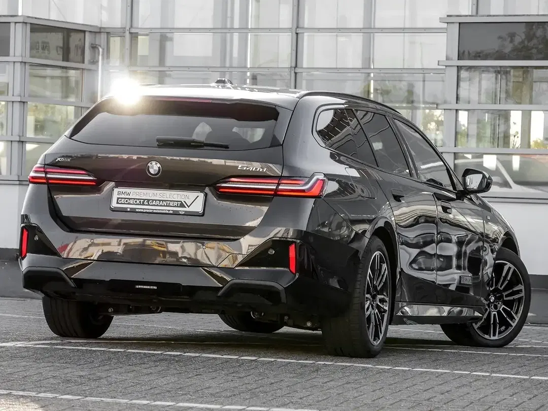 BMW 540 xDrive M Sport - Thumbnail 2