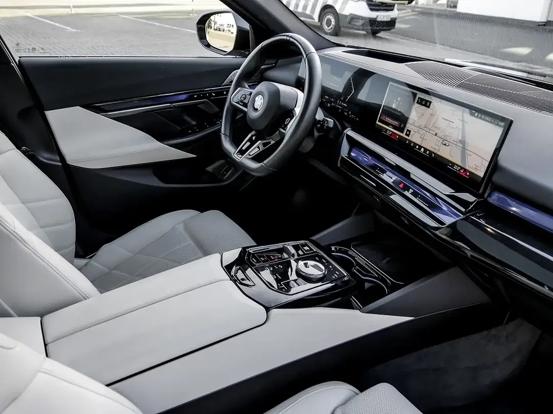 BMW 540 xDrive M Sport - Thumbnail 3