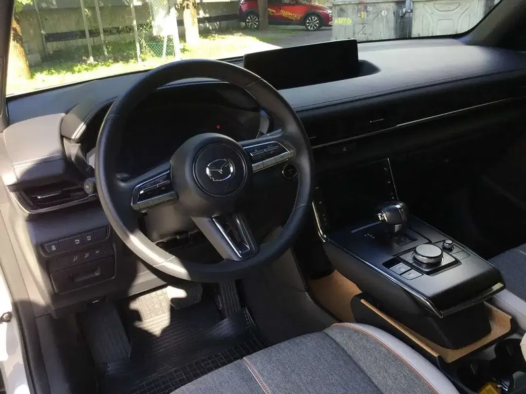 Mazda MX-30 Premium - Thumbnail 9