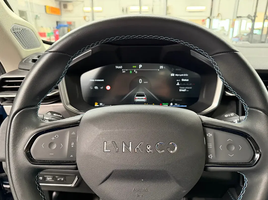 Lynk & Co 01 - Thumbnail 11