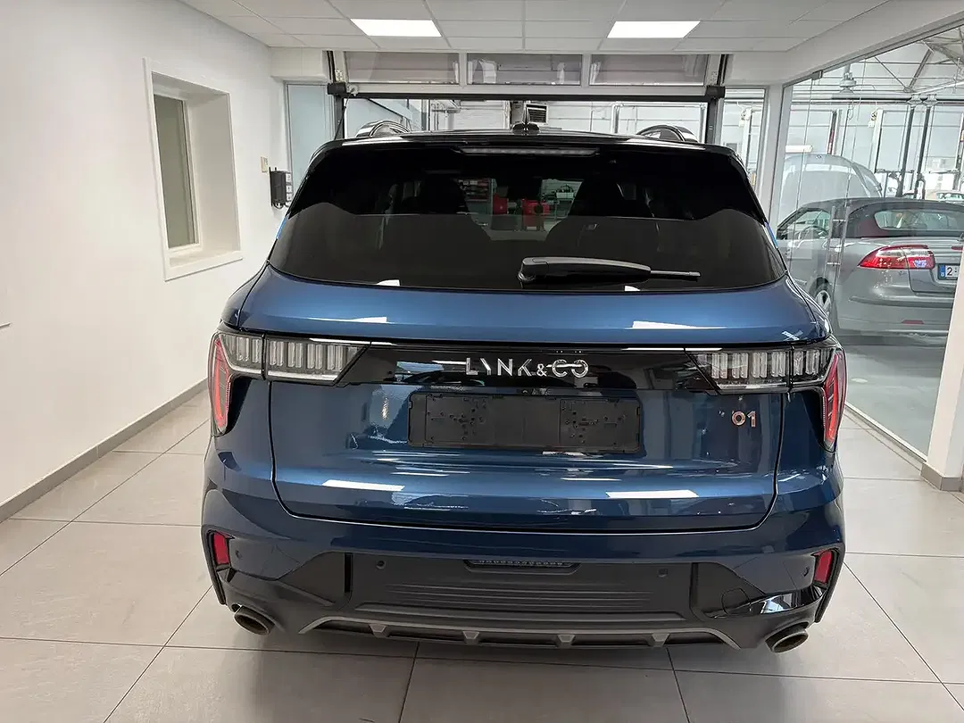 Lynk & Co 01 - Thumbnail 3
