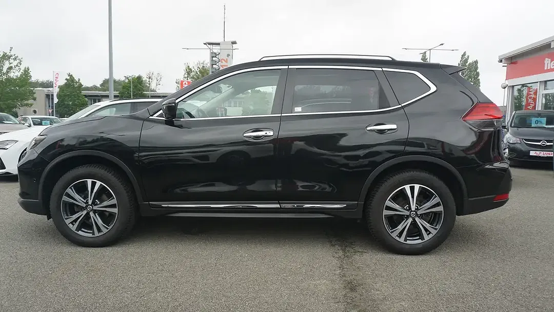 Nissan X-Trail Tekna - Thumbnail 2