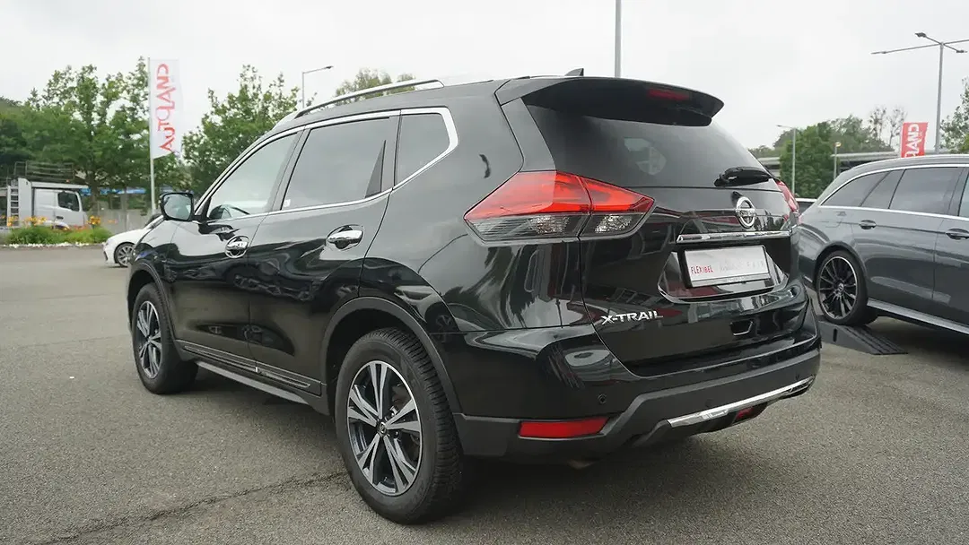 Nissan X-Trail Tekna - Thumbnail 3