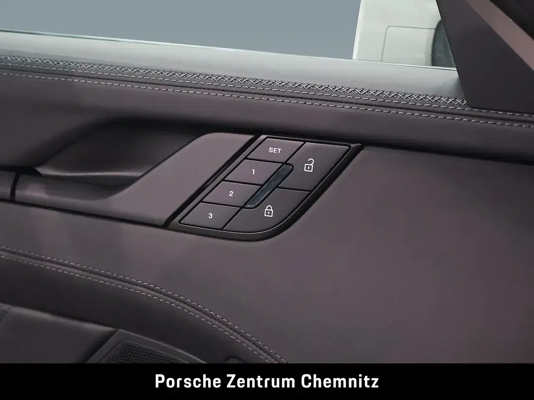 Porsche 911 EV Carrera GTS - Thumbnail 27
