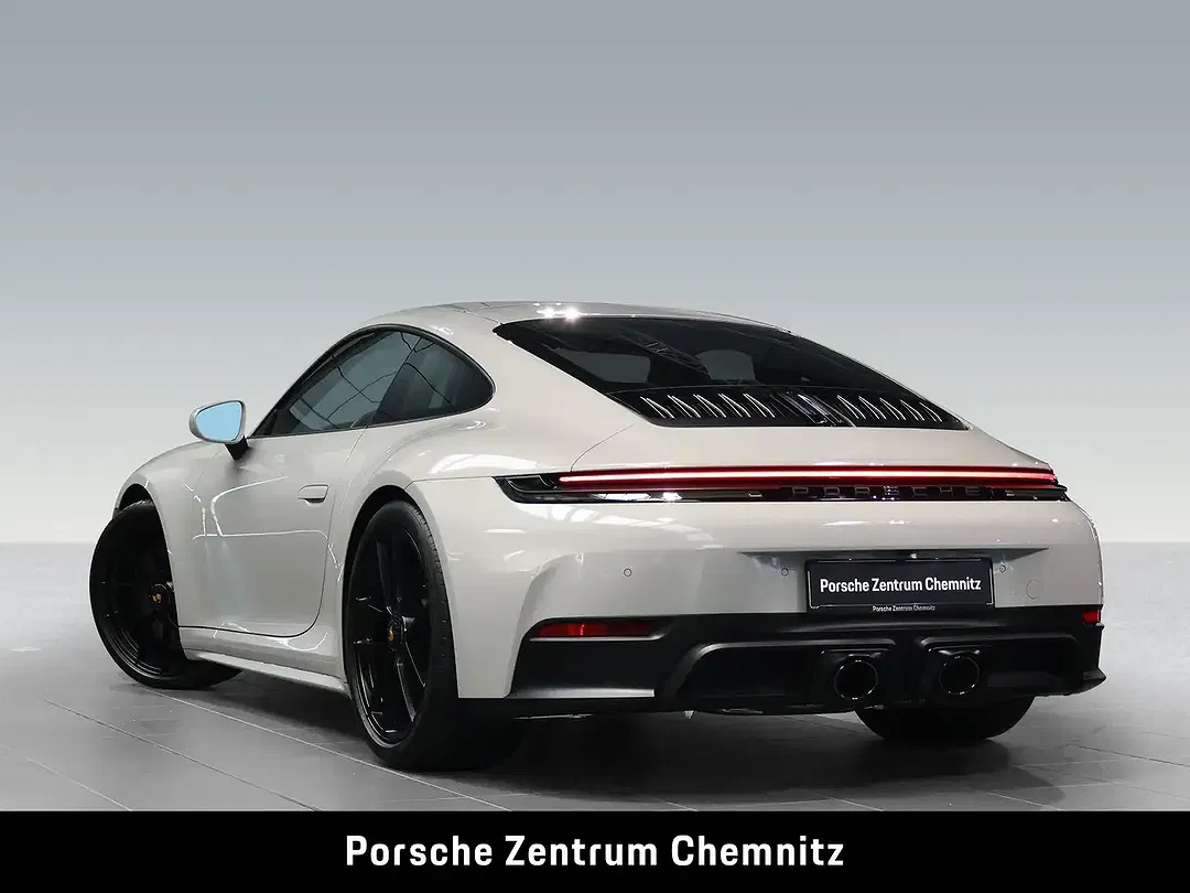 Porsche 911 EV Carrera GTS - Thumbnail 3