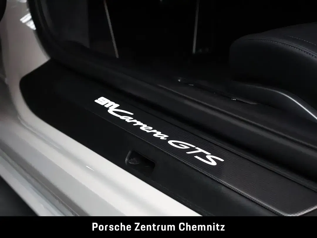 Porsche 911 EV Carrera GTS - Thumbnail 32