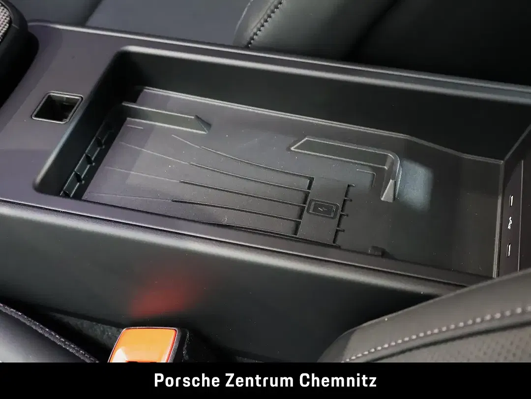Porsche 911 EV Carrera GTS - Thumbnail 33