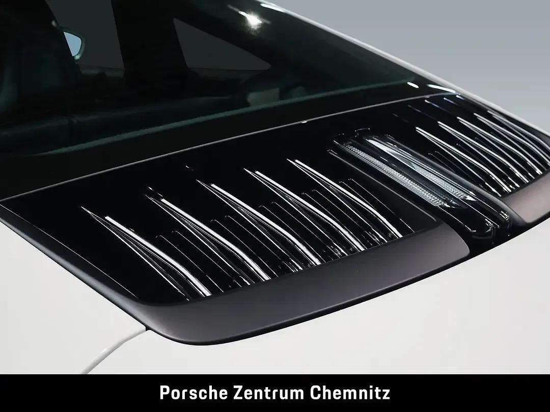 Porsche 911 EV Carrera GTS - Thumbnail 37