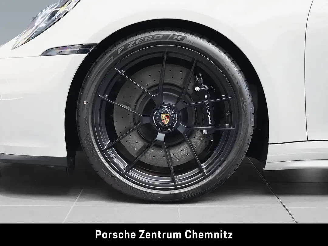 Porsche 911 EV Carrera GTS - Thumbnail 6