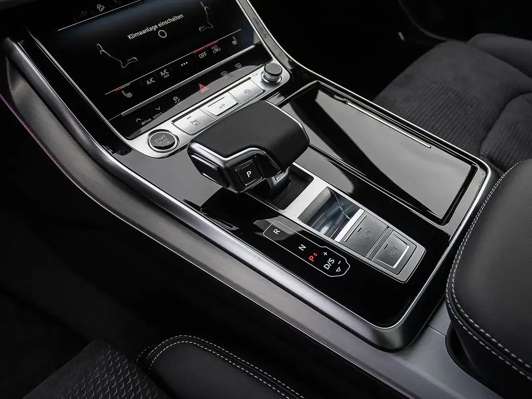 Audi Q8 TFSI e quattro S line - Thumbnail 11