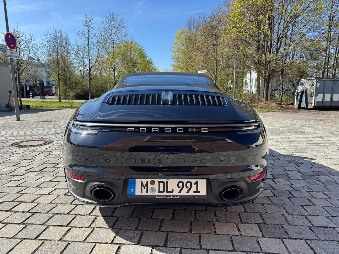 Porsche 911 Carrera Cabriolet - Thumbnail 10