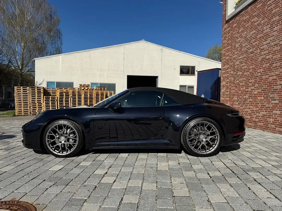 Porsche 911 Carrera Cabriolet - Thumbnail 12