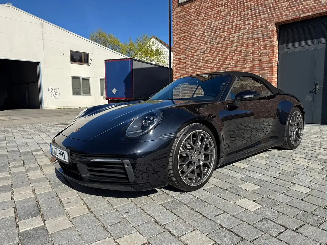 Porsche 911 Carrera Cabriolet - Thumbnail 13