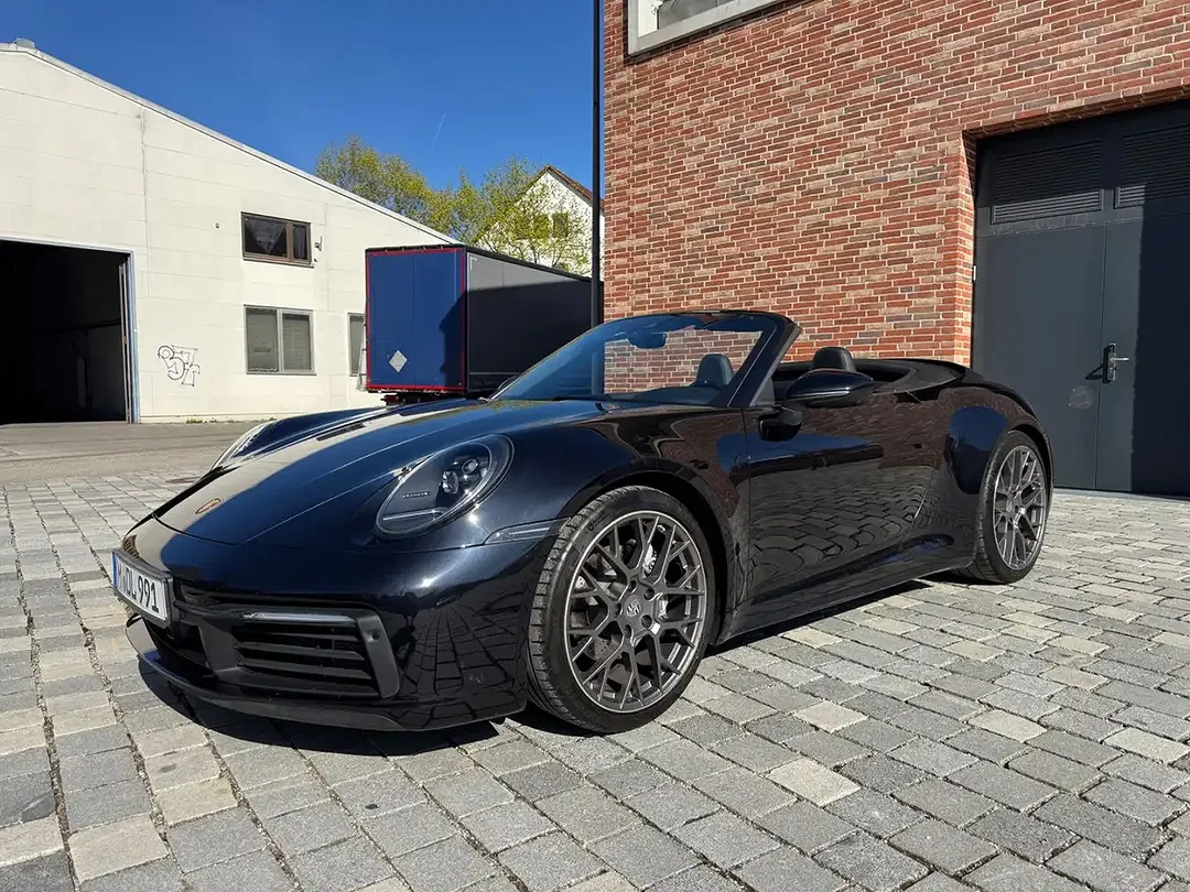 Porsche 911 Carrera Cabriolet - Thumbnail 4