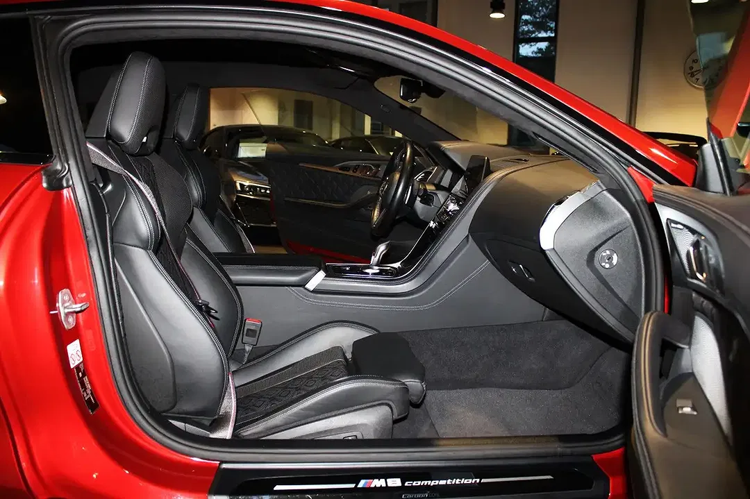 BMW M8 Competition Coupe - foto 8