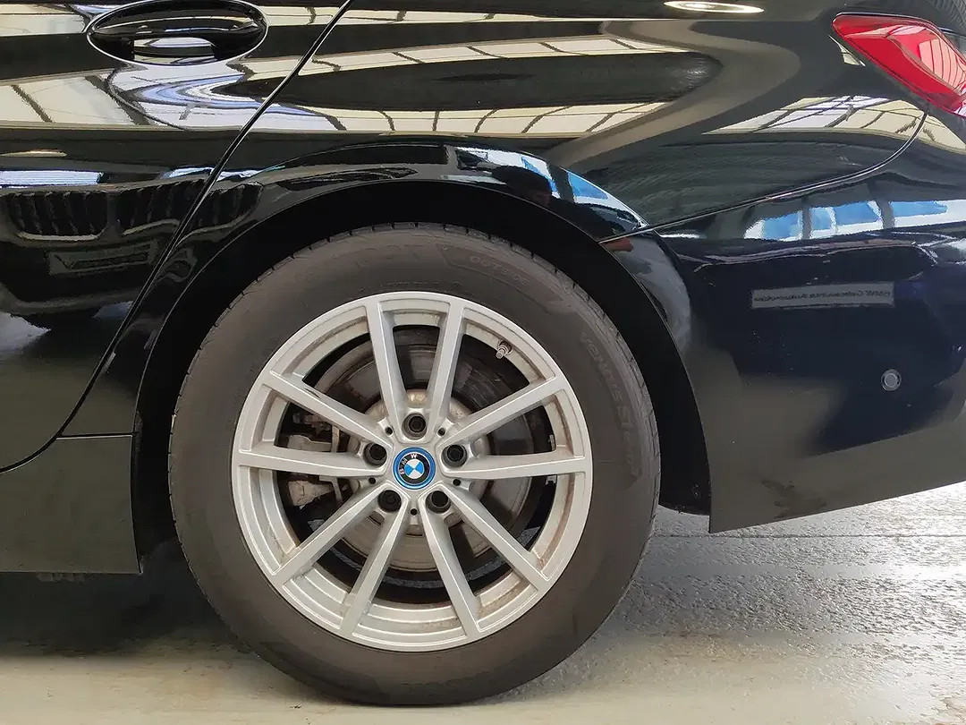 BMW 330 xDrive - Thumbnail 12