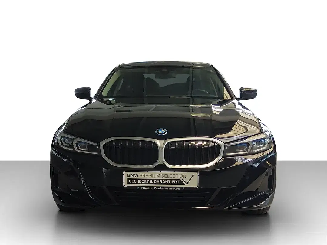 BMW 330 xDrive - Thumbnail 2