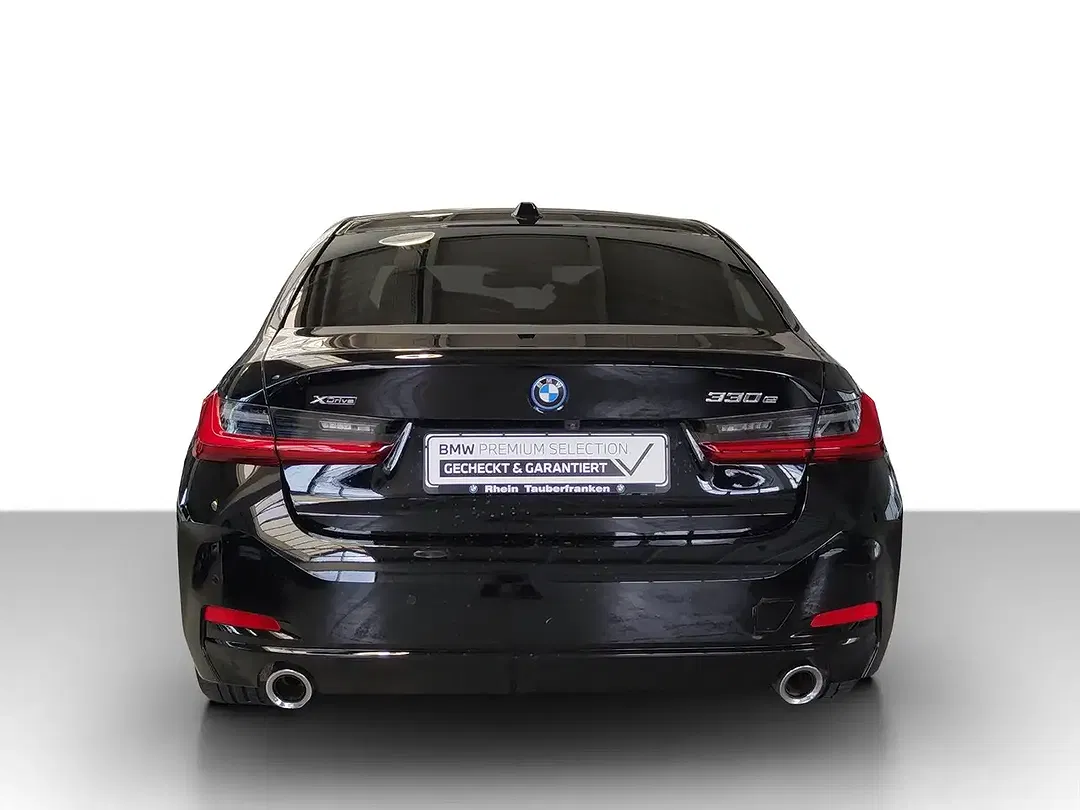 BMW 330 xDrive - Thumbnail 3