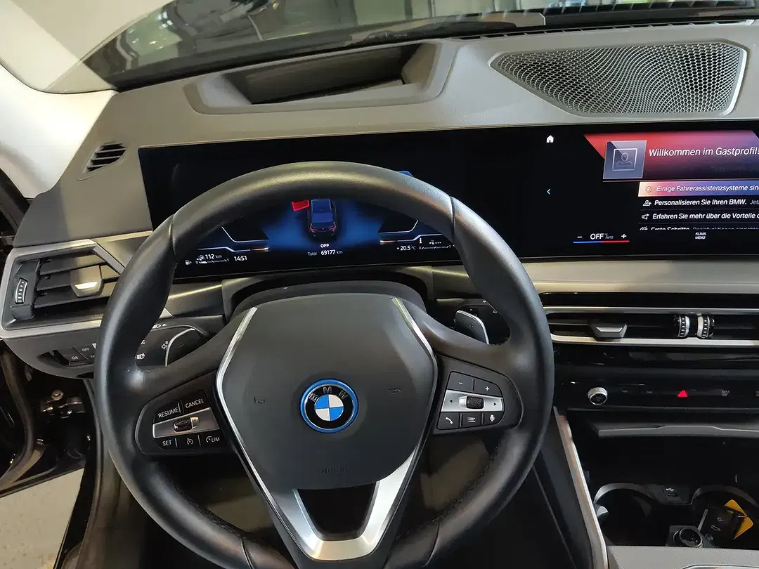 BMW 330 xDrive - Thumbnail 8