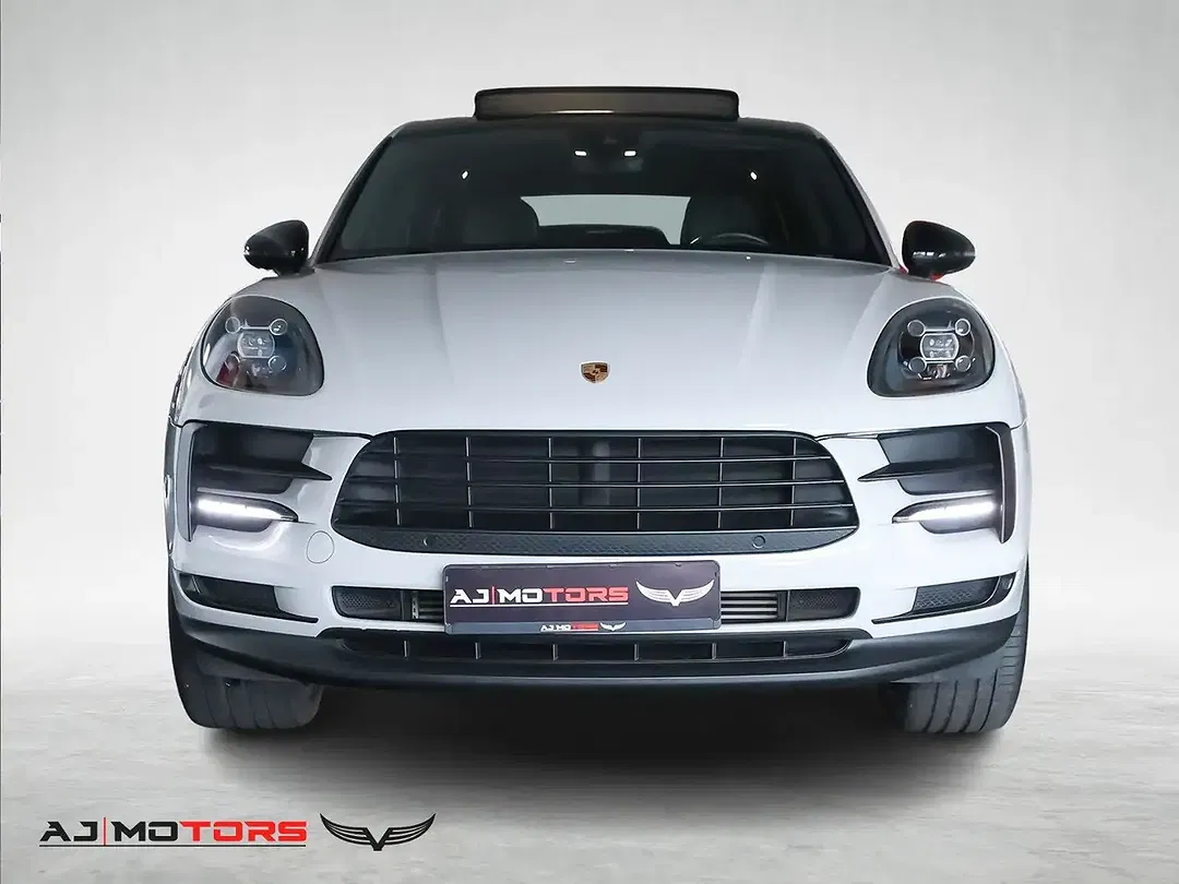 Porsche Macan - Thumbnail 3