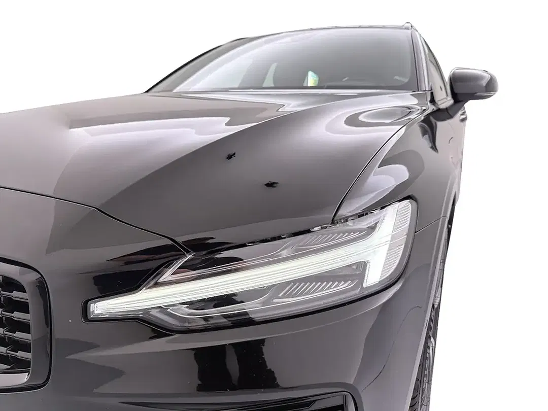 Volvo V60 T8 PHEV Hybrid AWD Recharge R-Design - Thumbnail 10