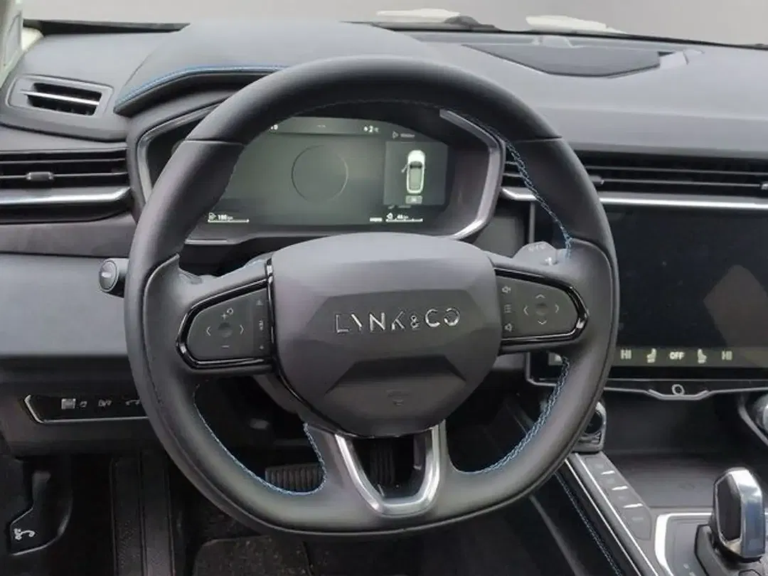 Lynk & Co 01 - Thumbnail 5