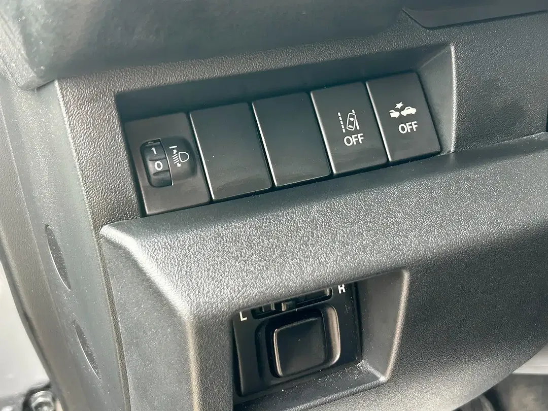 Suzuki Jimny 1.5 AllGrip 4x4 Comfort - Thumbnail 13