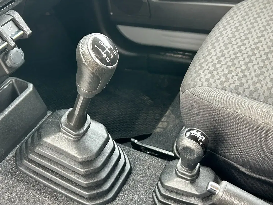 Suzuki Jimny 1.5 AllGrip 4x4 Comfort - Thumbnail 14