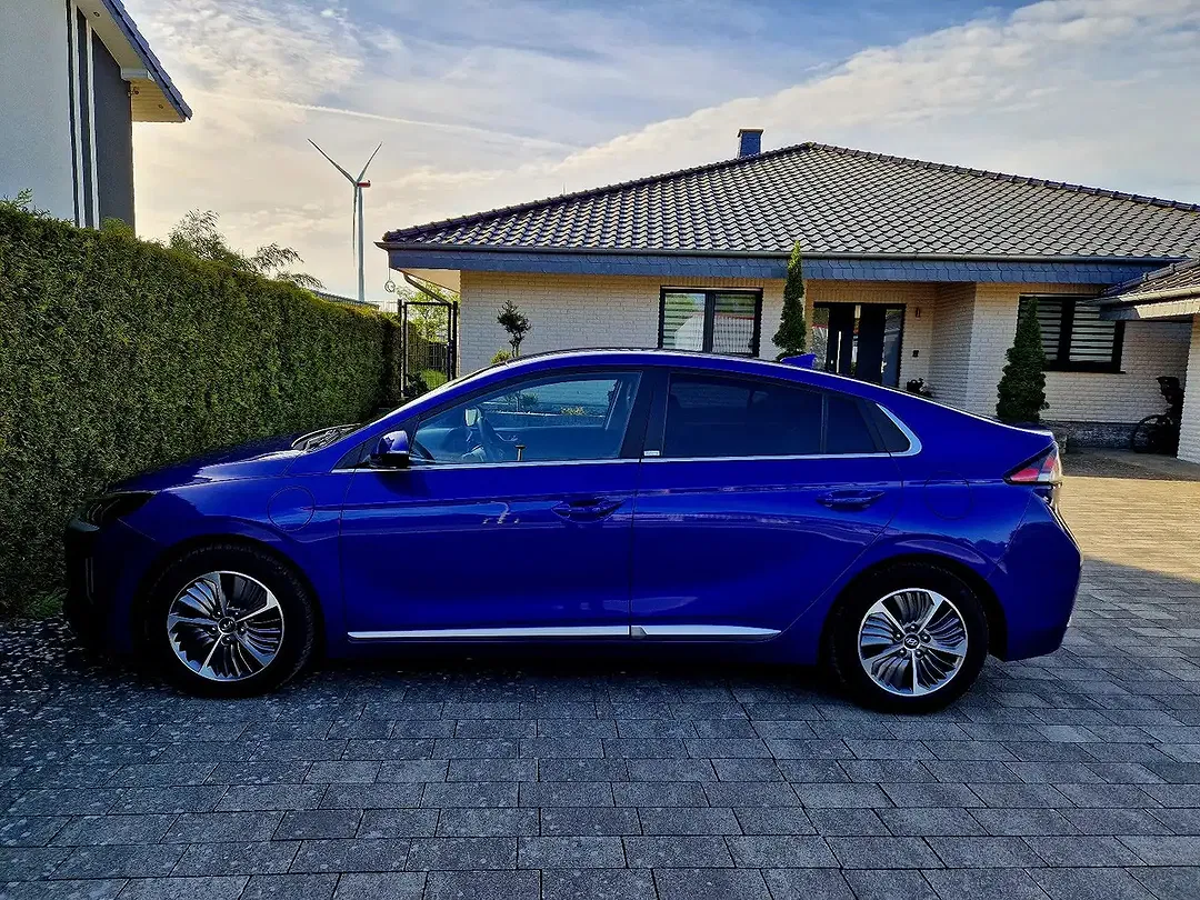 Hyundai IONIQ PHEV Hybrid Style - Thumbnail 4