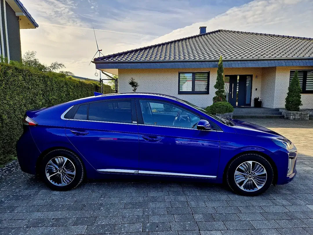 Hyundai IONIQ PHEV Hybrid Style - Thumbnail 8