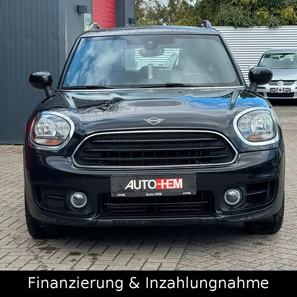 MINI One Countryman - Thumbnail 3