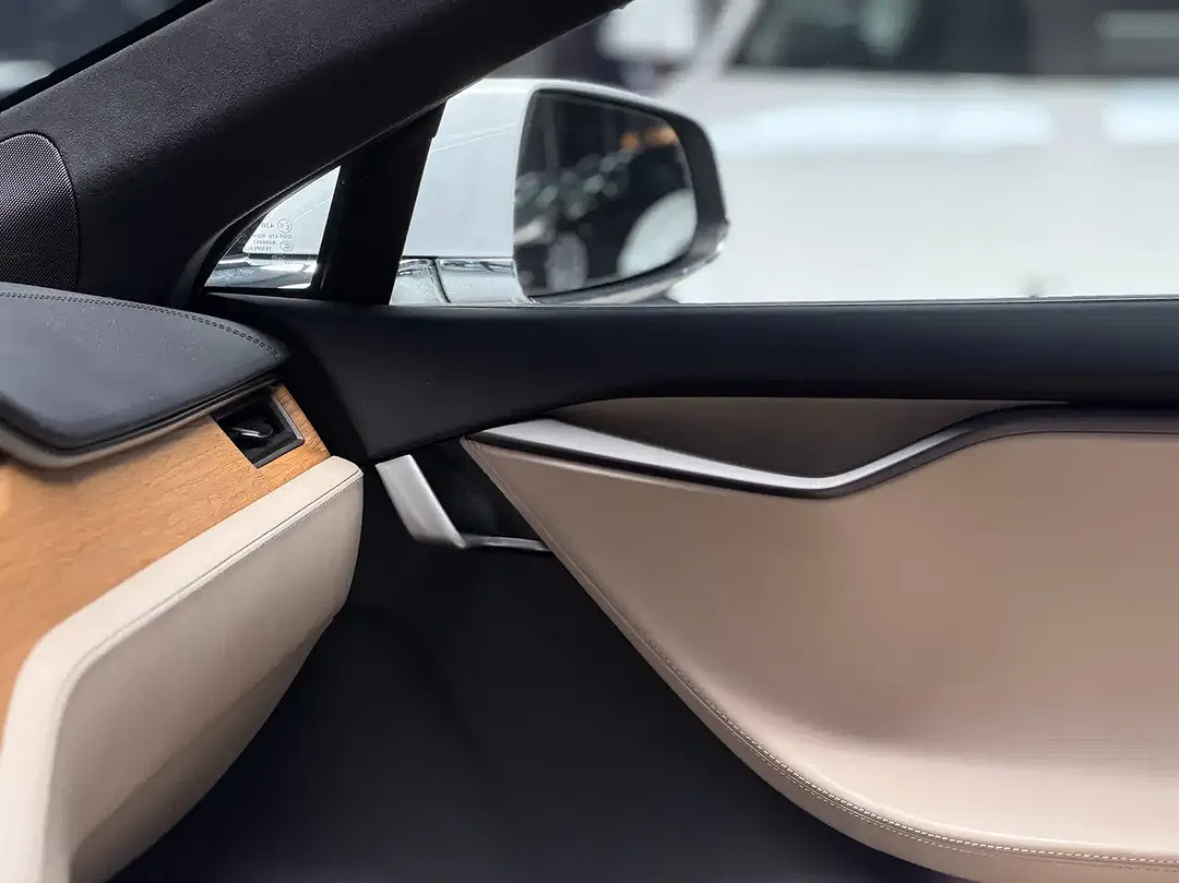 Tesla Model S AWD Long Range - Thumbnail 11