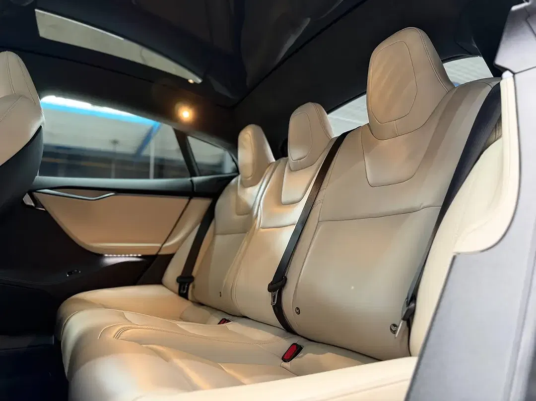 Tesla Model S AWD Long Range - Thumbnail 13