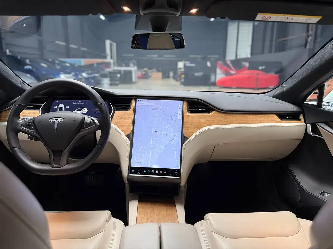 Tesla Model S AWD Long Range - Thumbnail 14