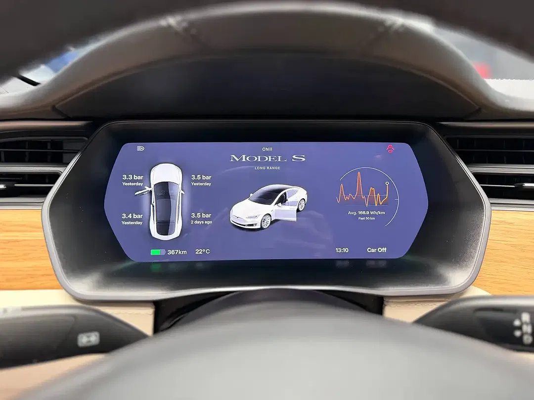 Tesla Model S AWD Long Range - Thumbnail 16