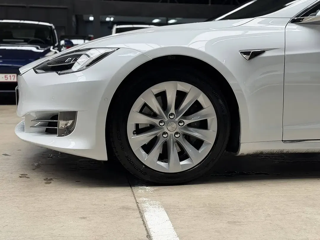 Tesla Model S AWD Long Range - Thumbnail 8