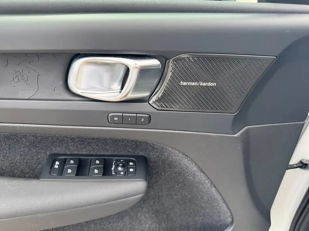 Volvo C40 AWD Ultimate - Thumbnail 13