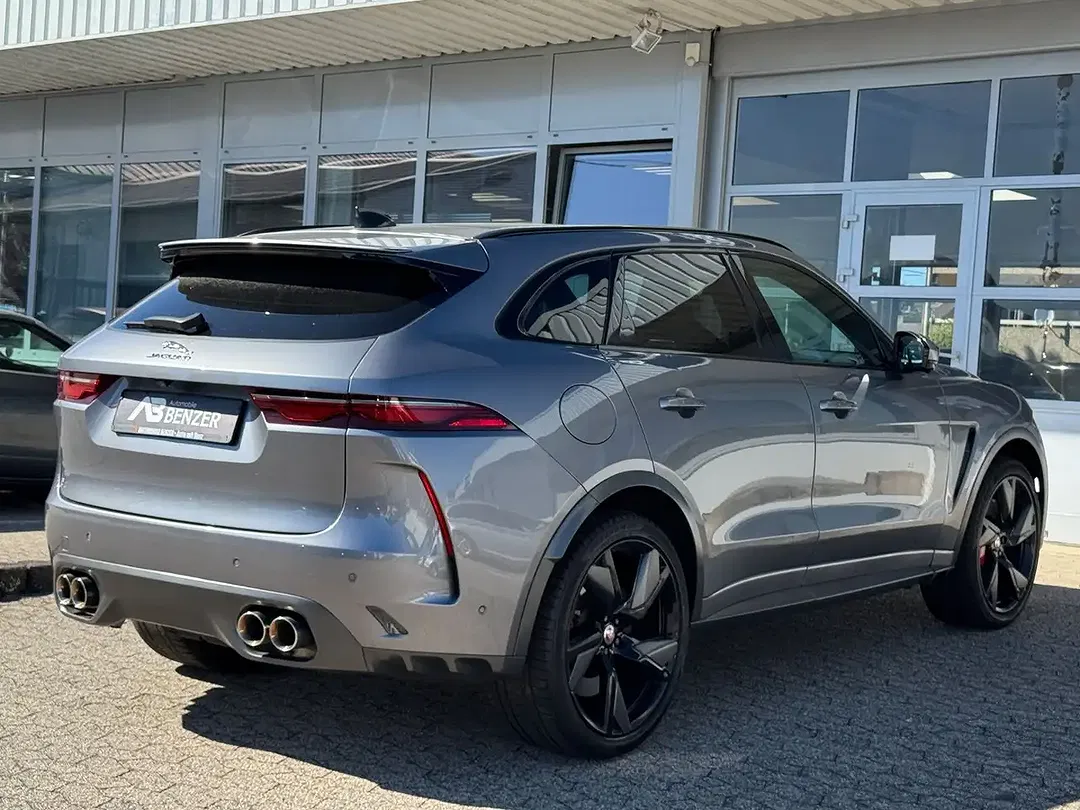 Jaguar F-Pace SVR - Thumbnail 5
