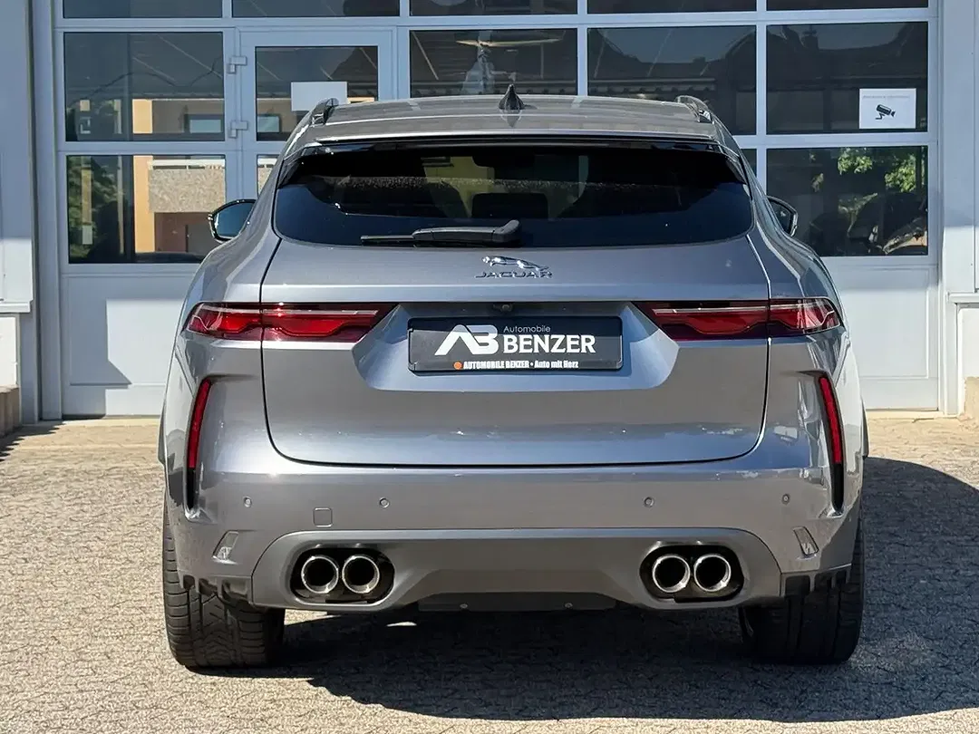 Jaguar F-Pace SVR - Thumbnail 6