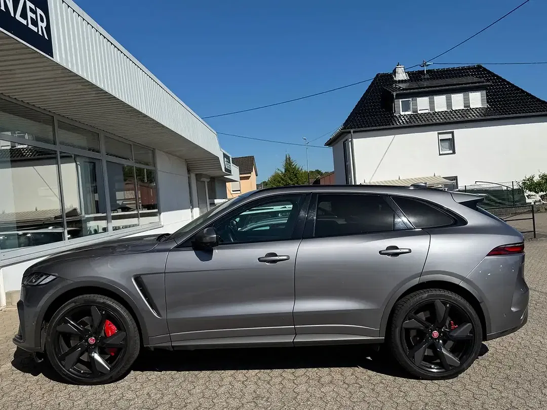 Jaguar F-Pace SVR - Thumbnail 8