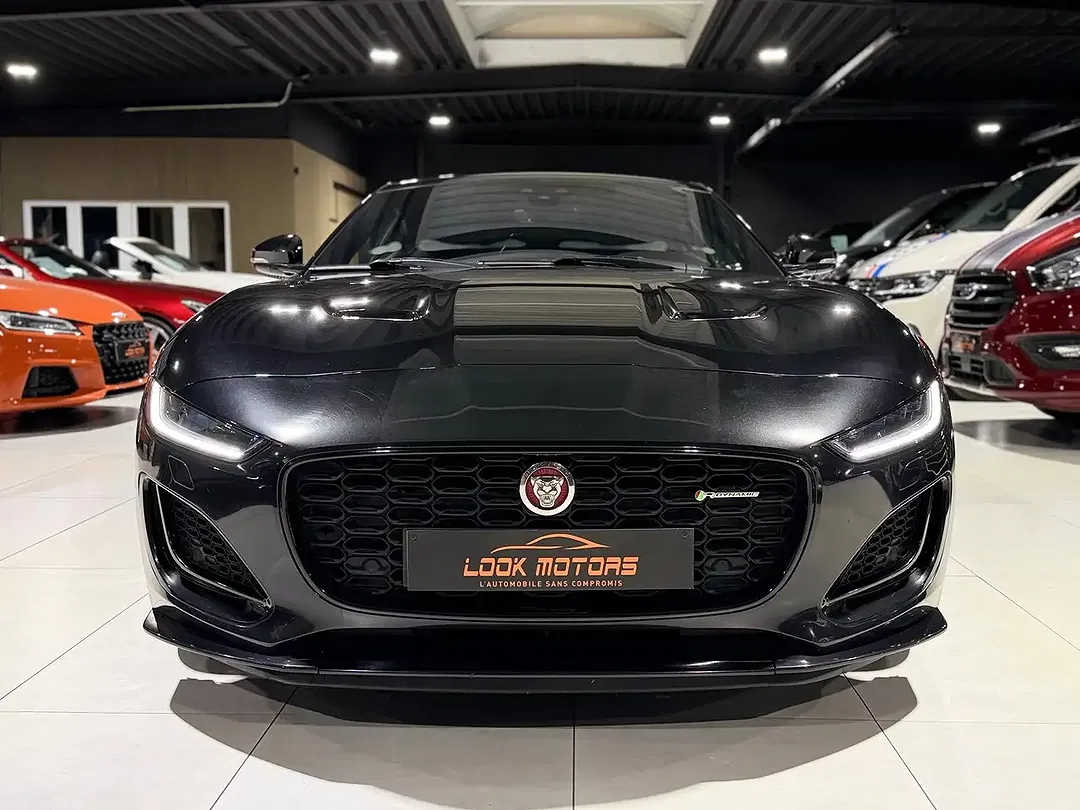 Jaguar F-Type P300 2.0 Coupe R-Dynamic Black - foto 2
