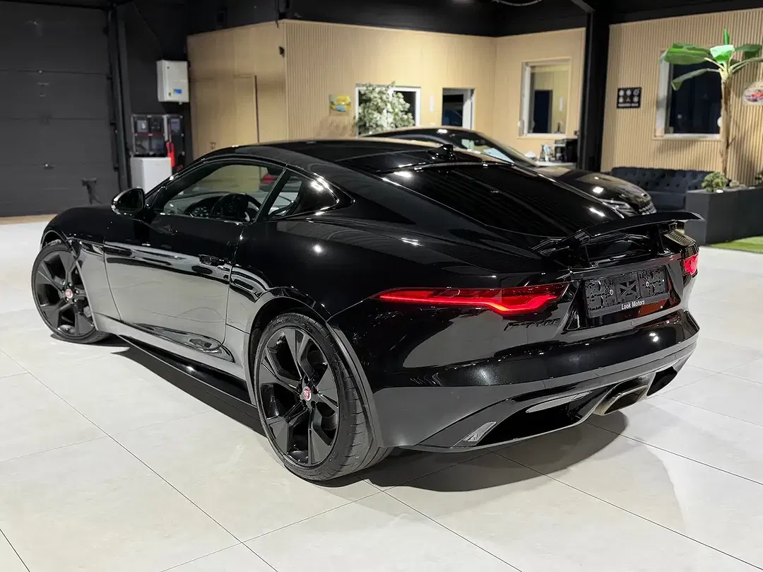 Jaguar F-Type P300 2.0 Coupe R-Dynamic Black - Thumbnail 4