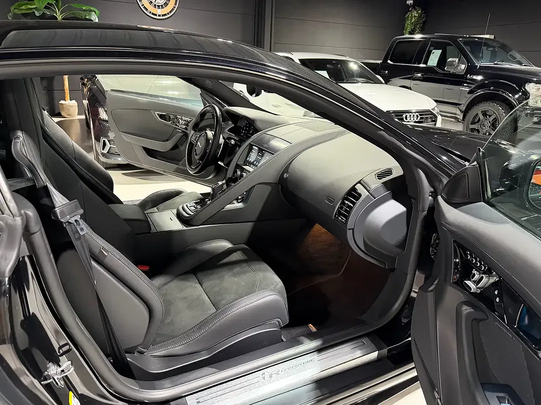 Jaguar F-Type P300 2.0 Coupe R-Dynamic Black - Thumbnail 8