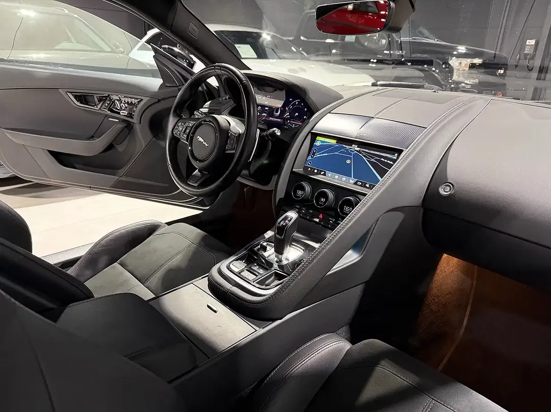 Jaguar F-Type P300 2.0 Coupe R-Dynamic Black - Thumbnail 9