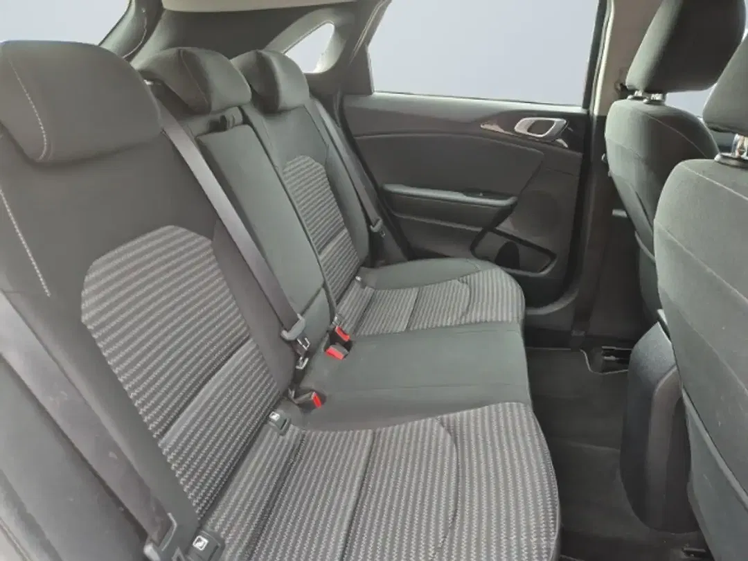 Kia Ceed / cee'd 1.5 T-GDI Vision - Thumbnail 12