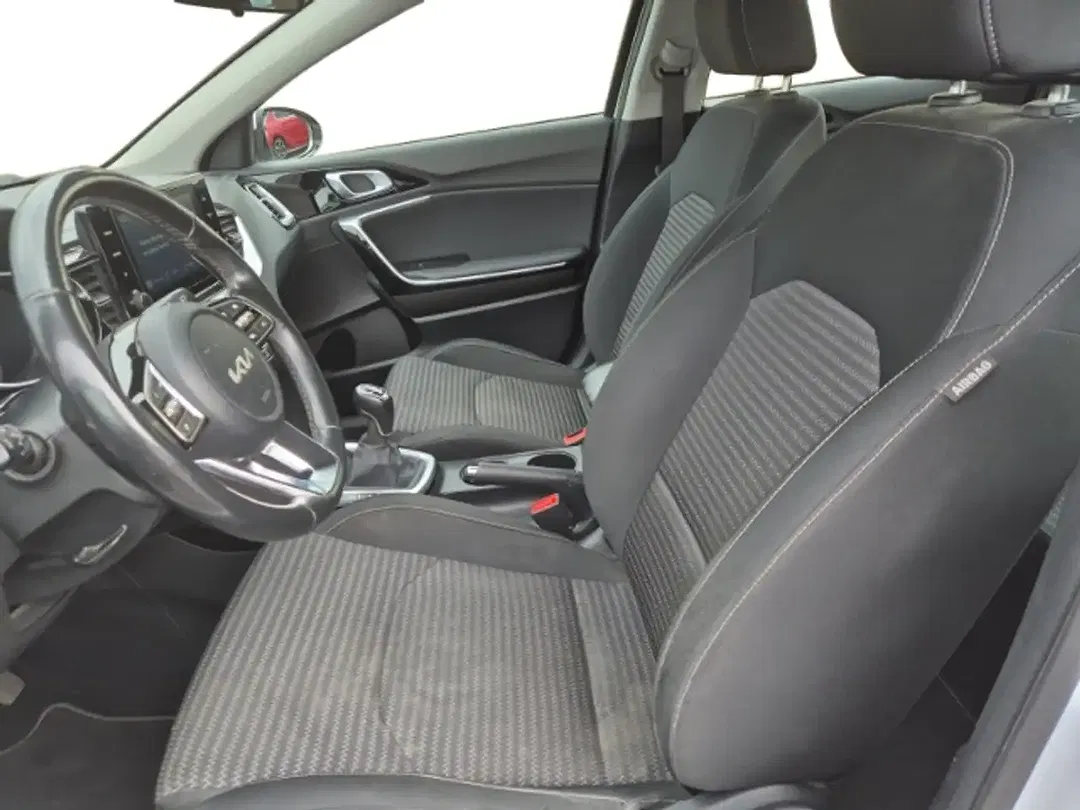 Kia Ceed / cee'd 1.5 T-GDI Vision - Thumbnail 8