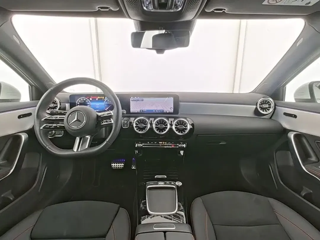 Mercedes-Benz A 180 Edition AMG Line - Thumbnail 6