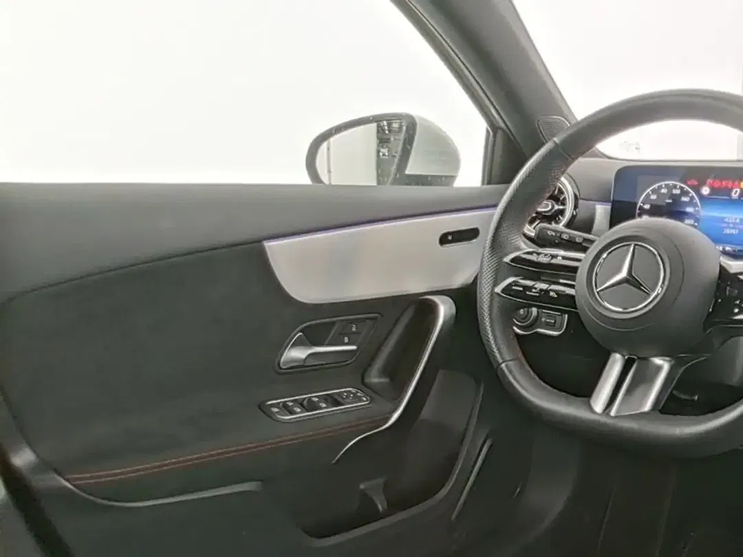 Mercedes-Benz A 180 Edition AMG Line - Thumbnail 8