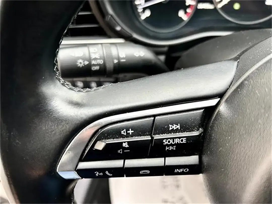 Mazda 3 e-SKYACTIV Exclusive-Line - Thumbnail 10